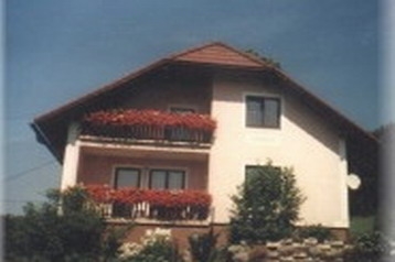 Austria Privát Schönbach, Esterno